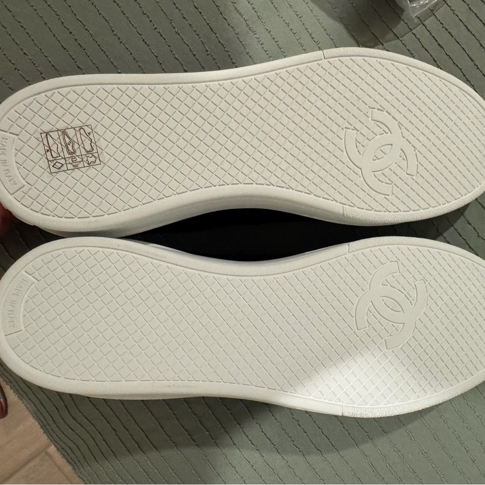 CHANEL Black and White Low-Top Athletic Sneakers - Picture 2 of 4
